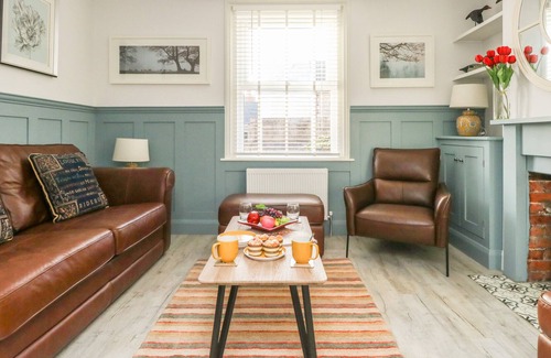 Wyke Regis Cottage | BINDON COTTAGE, family friendly, with a garden in Wyke Regis