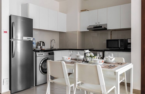 Jadaf Apartment | Binghatti Gateway by Simply Comfort