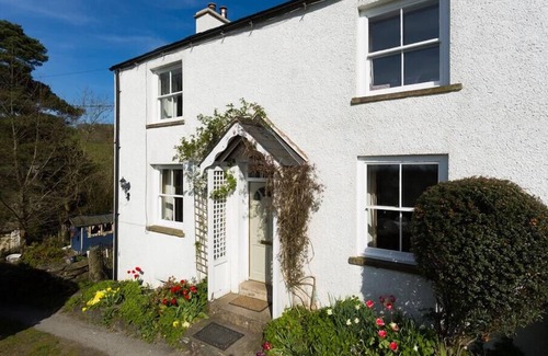 Crook Cottage | BIRCHMILL COTTAGE, pet friendly, with open fire in Kendal