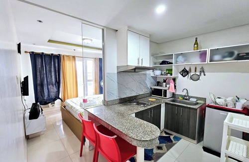 Ermita Night District Apartment | Birchtower by Jeizel Manila City