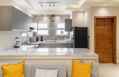 New Cairo Apartment | BIRD NEST Near AUC