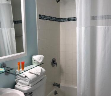 Wildwood Crest Hotel | Biscayne Family Resort