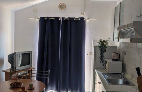 Okrug Gornji Apartment | Biserka - 50 m From Beach - A6