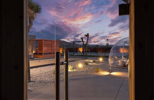 Joshua Tree House | BLACK SKY HOUSE (Pool/Spa/BocceBall/EV Charger)