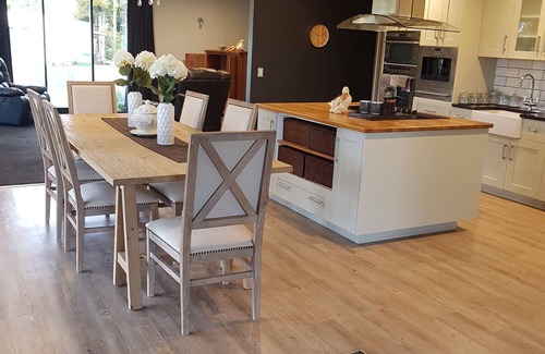 Hokitika House | Blackhouse Guesthouse