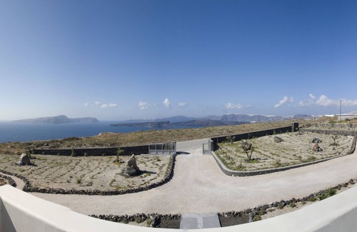 Akrotiri Villa | Blackrock Villa