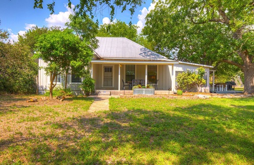 San Marcos House | Blanco River Access Five Min to Downtown San Marcos