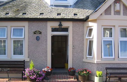 Ravelston Bed & Breakfast | Blinkbonny House