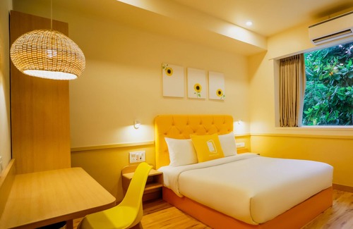 Worli Hotel | Bloom Hotel - Worli