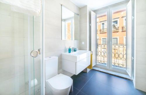 Misericordia Apartment | Blue by the River 1 - elegant two-bedroom in Santos