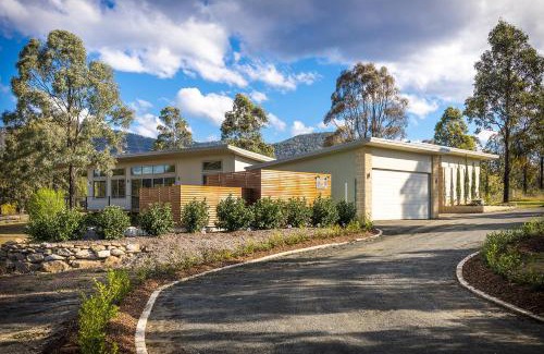 Pokolbin House | Blue Cliff Retreat