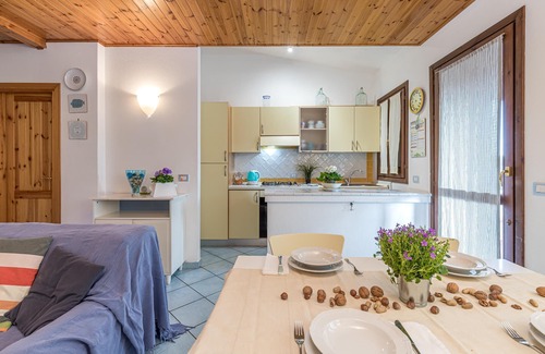 Golfo Aranci Apartment | Blue&green House With Shared Pool