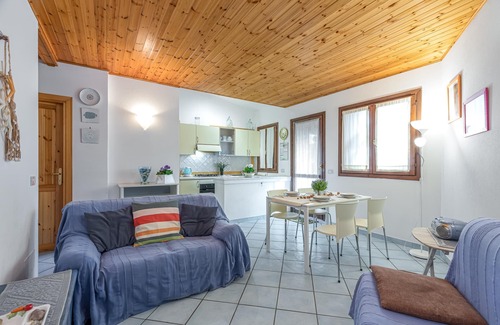 Golfo Aranci Apartment | Blue&green House With Shared Pool