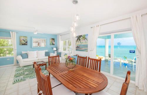 East End House | Blue Moon - A Divers Paradise in East End Next Door to Ocean Frontiers, Beach Cottage with Upgraded Interiors