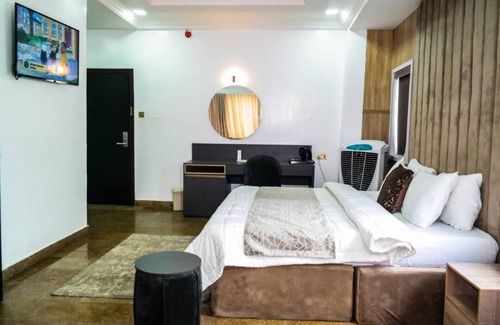 Ofin Hotel | Blue Moon Beach Hotel and Resort Lekki Lagos