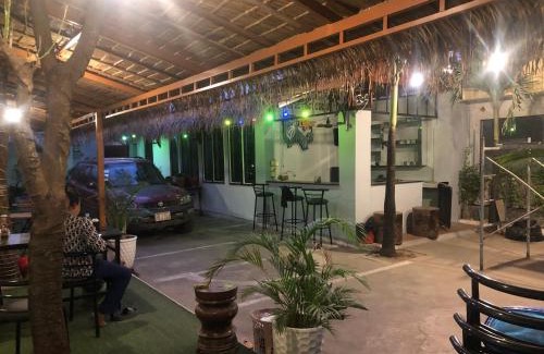 Kampot Hotel | Blue Moon Guesthouse and Bar