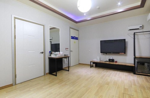Gwangsan-gu Hotel | Blue Motel