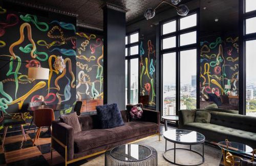 Mata Redonda Apartment | Blue Nun at 29, City Views and Wonderland Vibes!