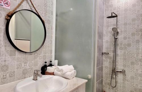 Ben Thanh Hotel | BLUE SÀI GÒN Homestay