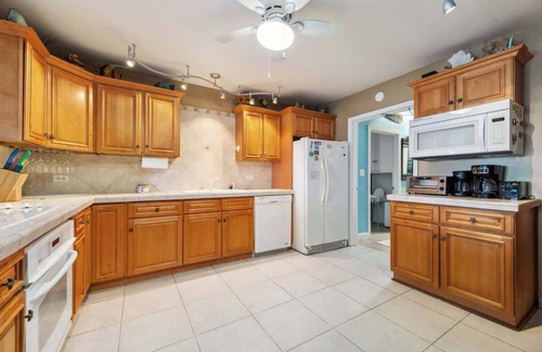 Old Man Bay House | Blue Vista Villa - Oceanfront 5 Bedroom Pool Home