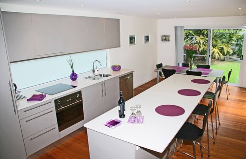 Blueys Beach House | Blue Vogue Combo, 8 bedrooms *Sleeps 16+* walk to cafes and beach