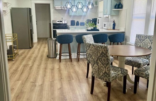 Vollintine-Evergreen House | Bluebell Bliss - Midtown Retreat- 4mi to Downtown