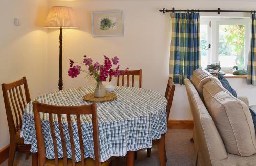 Harleston House | Bluebell Cottage