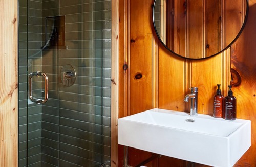 Dennis Port Hotel | Bluebird Dennisport