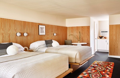 Dennis Port Hotel | Bluebird Dennisport