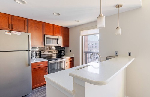 Ballston Apartment | Blueground | Ballston, pool & w/d, nr park