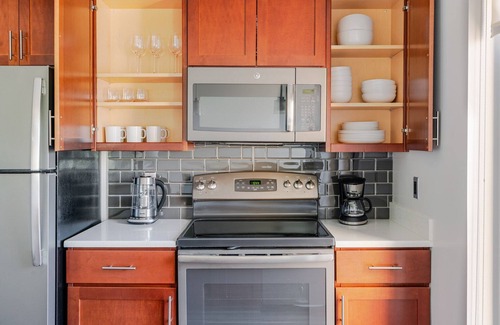 Ballston Apartment | Blueground | Ballston, pool & w/d, nr park