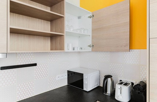 L'Europe Apartment | Blueground | Batignolles, elevator & washer