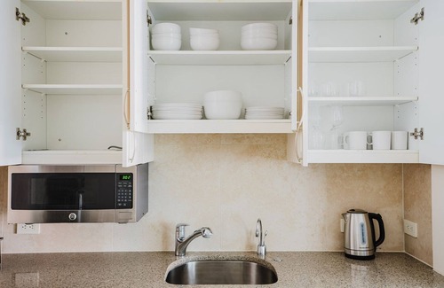 Penn Quarter Apartment | Blueground | Penn Quarter, pool & AC, nr museums