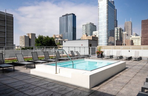 Printers Row Apartment | Blueground | South Loop, pool & gym, nr park