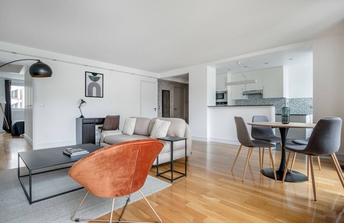 L'Europe Apartment | Blueground | Villiers, elevator, nr shopping