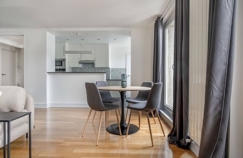 L'Europe Apartment | Blueground | Villiers, elevator, nr shopping