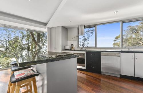 Lorne House | Bluegums at Lorne