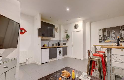 Quartier de la Folie-Mericourt Apartment | Bluestay 200 - Superb apartment