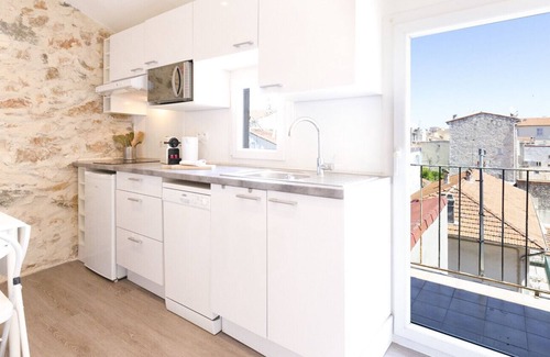 Antibes Old Town Apartment | BNB RENTING Chez Dominique - Studio 2-4pers center Antibes Fourmilliere/3