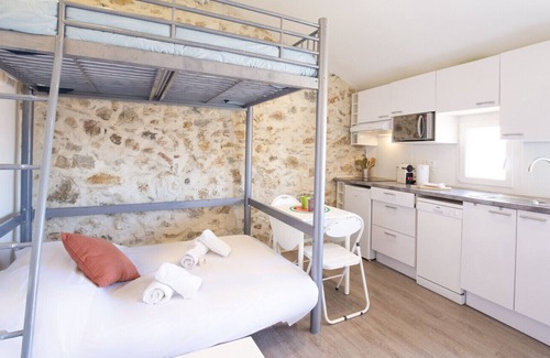 Antibes Old Town Apartment | BNB RENTING Chez Dominique - Studio 2-4pers center Antibes Fourmilliere/3