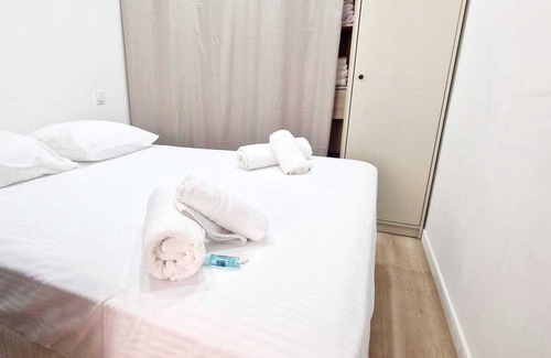 Antibes Old Town Apartment | BNB RENTING Chez Dominique - 2-4 pers Center Antibes Migrainier/1