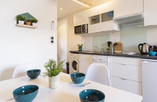 Antibes Old Town Apartment | BNB RENTING Chez Dominique - 1 bedroom Center Antibes Migrainier3D