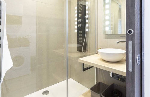 Antibes Old Town Apartment | BNB RENTING Chez Dominique - 1 bedroom Center Antibes Migrainier3D