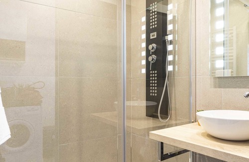 Antibes Old Town Apartment | BNB RENTING Chez Dominique - 1 bedroom Center Antibes Migrainier3D