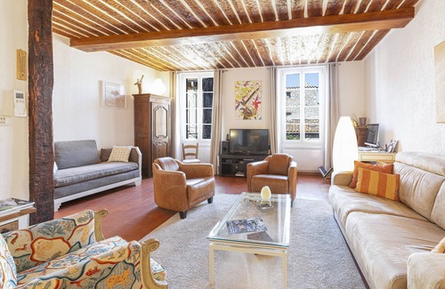 Antibes Old Town Villa | BNB RENTING Villa de l'Horloge