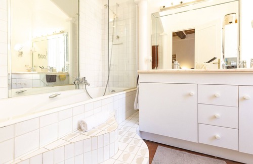 Antibes Old Town Villa | BNB RENTING Villa de l'Horloge