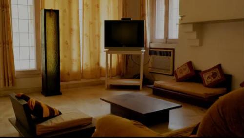 Gurugram Villa | BnBBuddy 2 BHK Aravalli Hills view in Gurugram