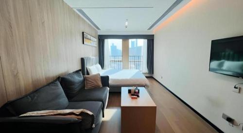 Luohu Hotel | Bo Yu Shennan No. 68 Apartment (Shenzhen Luohu Dongmen Branch)