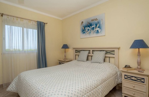 Estombar Apartment | Boa Nova 30/8 professionally cleaned 1-bedroom apartment close to Carvoeiro and Ferragudo