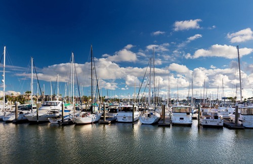 Clear Lake Shores Hotel | Boardwalk Inn
